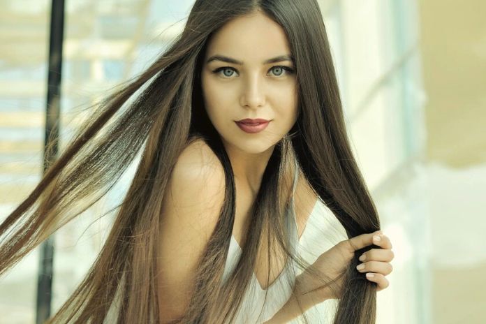 Sleek Is Chic Straight Hair Without Heat - That's How It Works!
